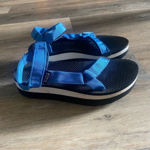 Teva Shoes - Teva Sandals Universal Blue Flatform Universal Sandal Women’s Size 9 Ankle Strap